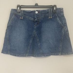 NOT FOR SALE...LOOKING FOR THIS SKIRT...WAS SOLD HERE IN JULY